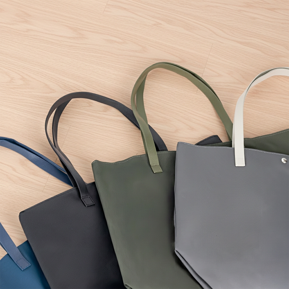 BOLSA COURO SINTÉTICO 12L personalizada — Bolsa — vista lateral
