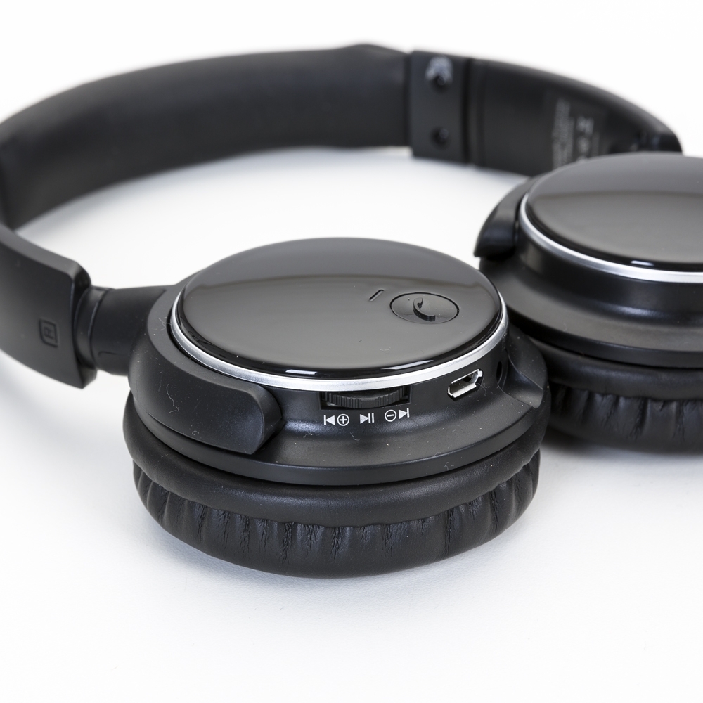 FONE DE OUVIDO BLUETOOTH personalizada — Fones — detalhe de costura e acabamento