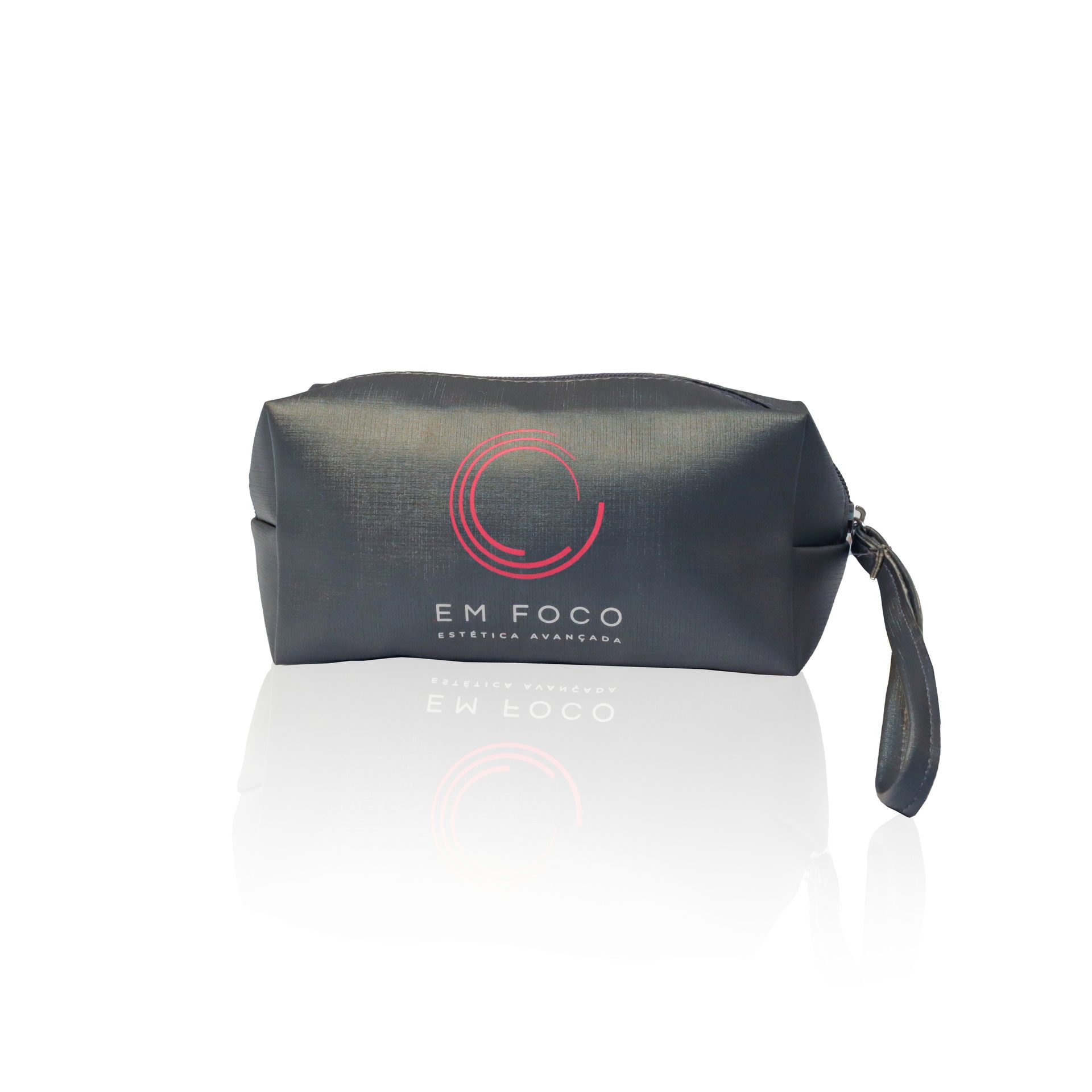 Necessaire Femme personalizada — Necessaires Kit Higiene Personalizadas — detalhe de personalização